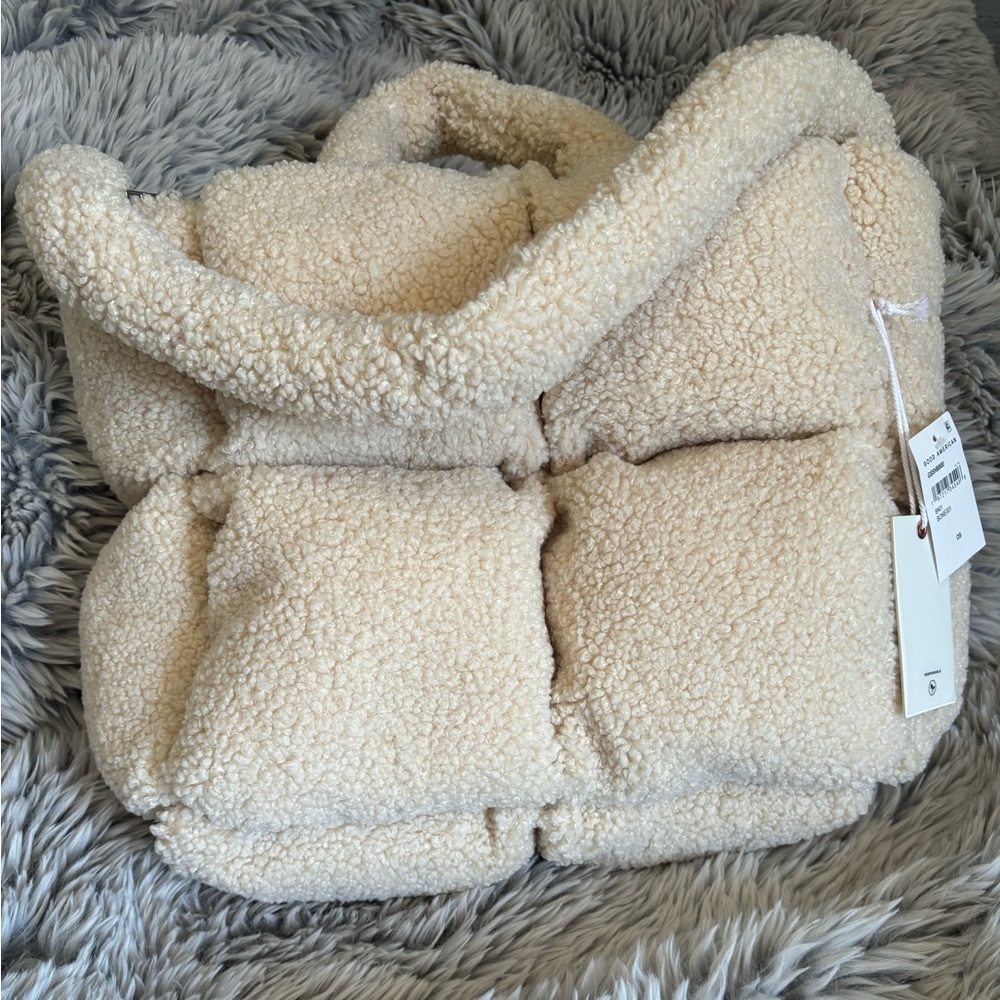 NWT Good American puffy handbag